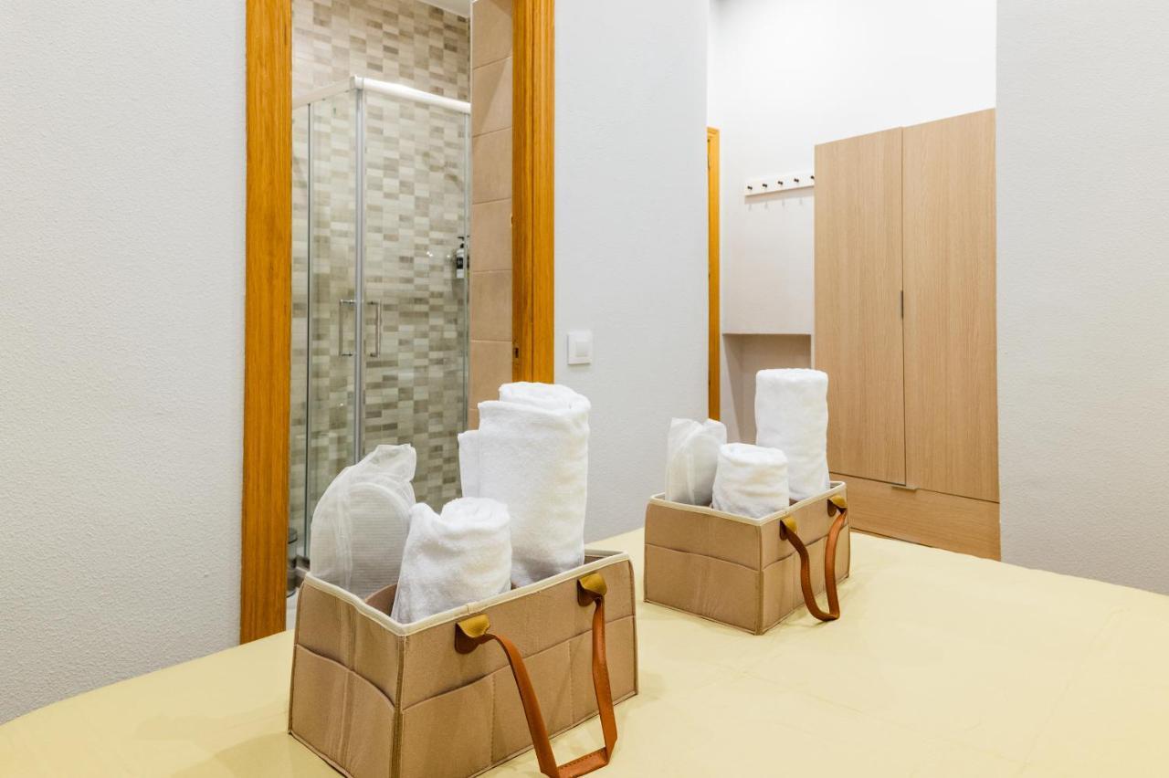 Centrico Apartamento Con 3 Banos En Puerta Del Sol Y Atocha Madrid Exterior photo