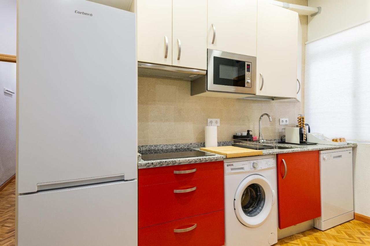 Centrico Apartamento Con 3 Banos En Puerta Del Sol Y Atocha Madrid Exterior photo